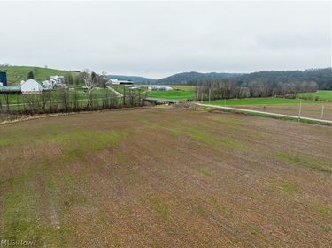 Licking Valley Road, Frazeysburg, OH 43830