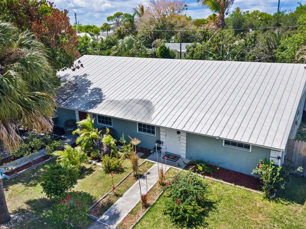 2705 SE Ellendale Street, Stuart, FL 34997