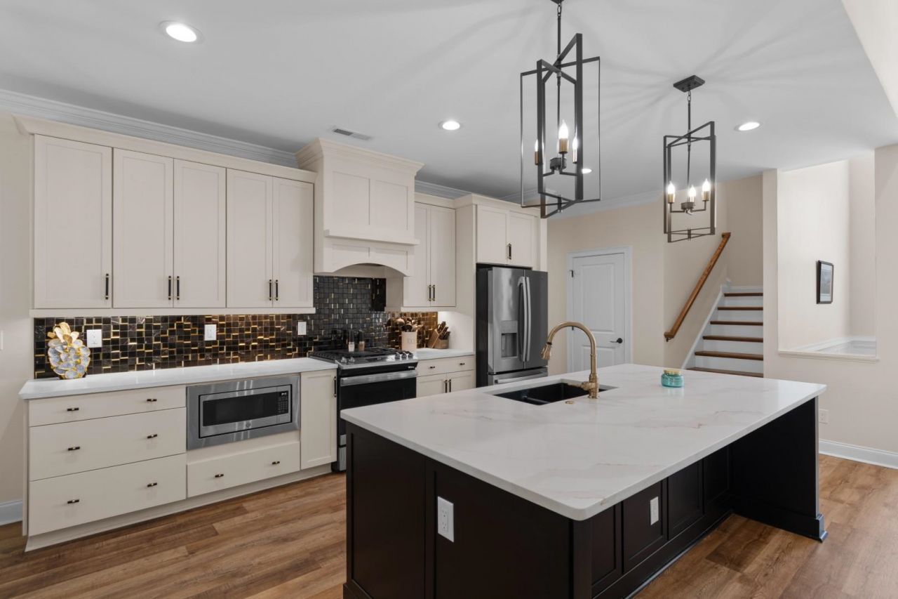 8208 Muldrow Ct. Photo 4