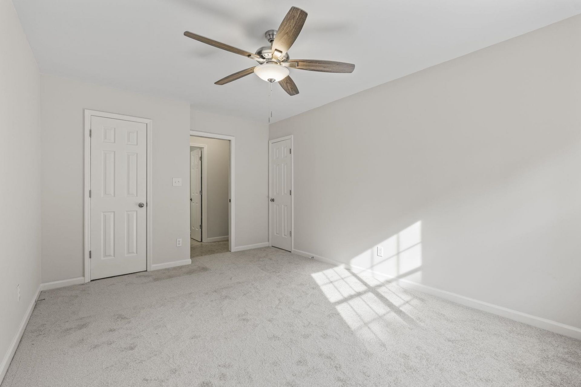 4285 Parkway Ln. Photo 18