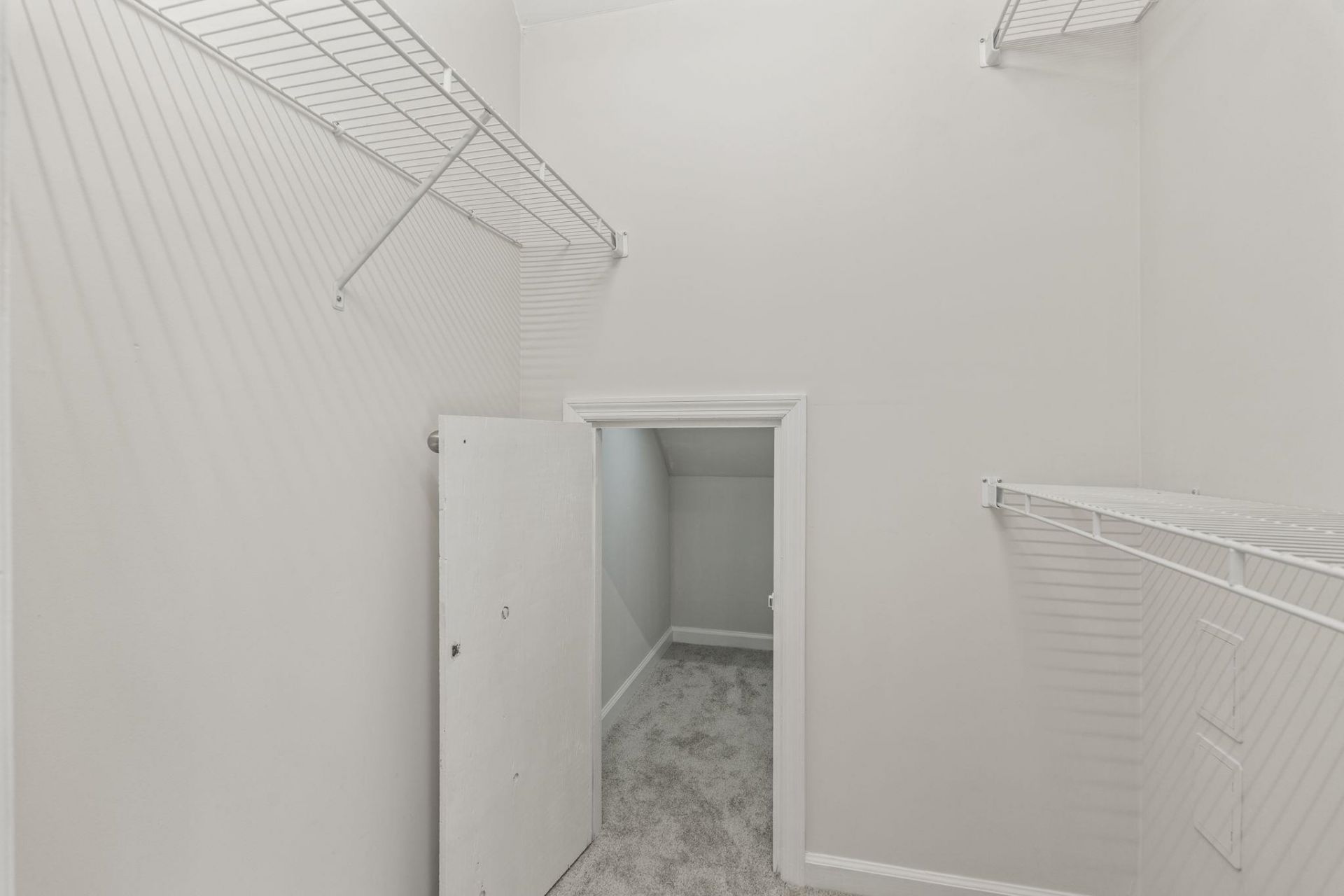 4285 Parkway Ln. Photo 19