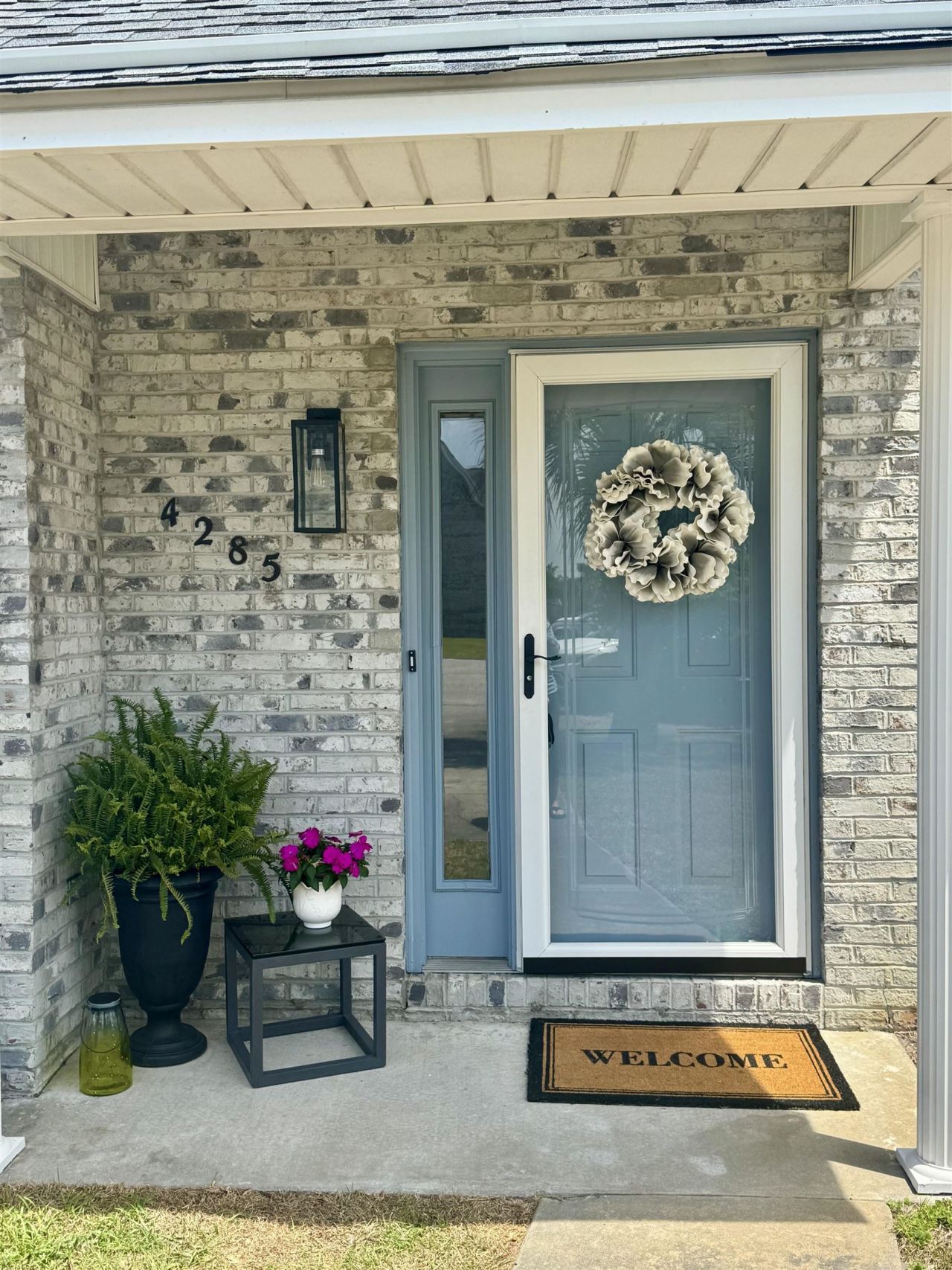 4285 Parkway Ln. Photo 2