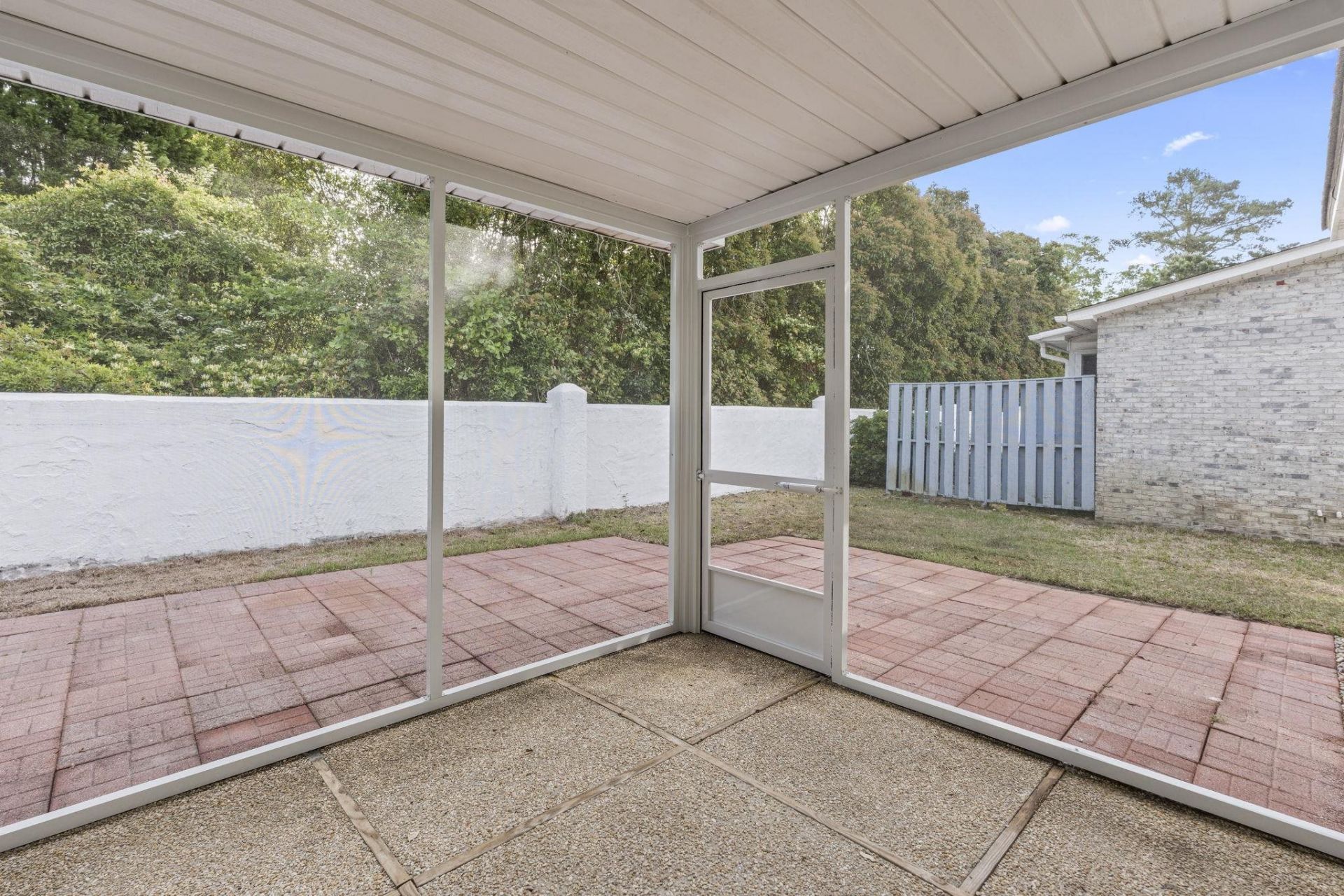 4285 Parkway Ln. Photo 31
