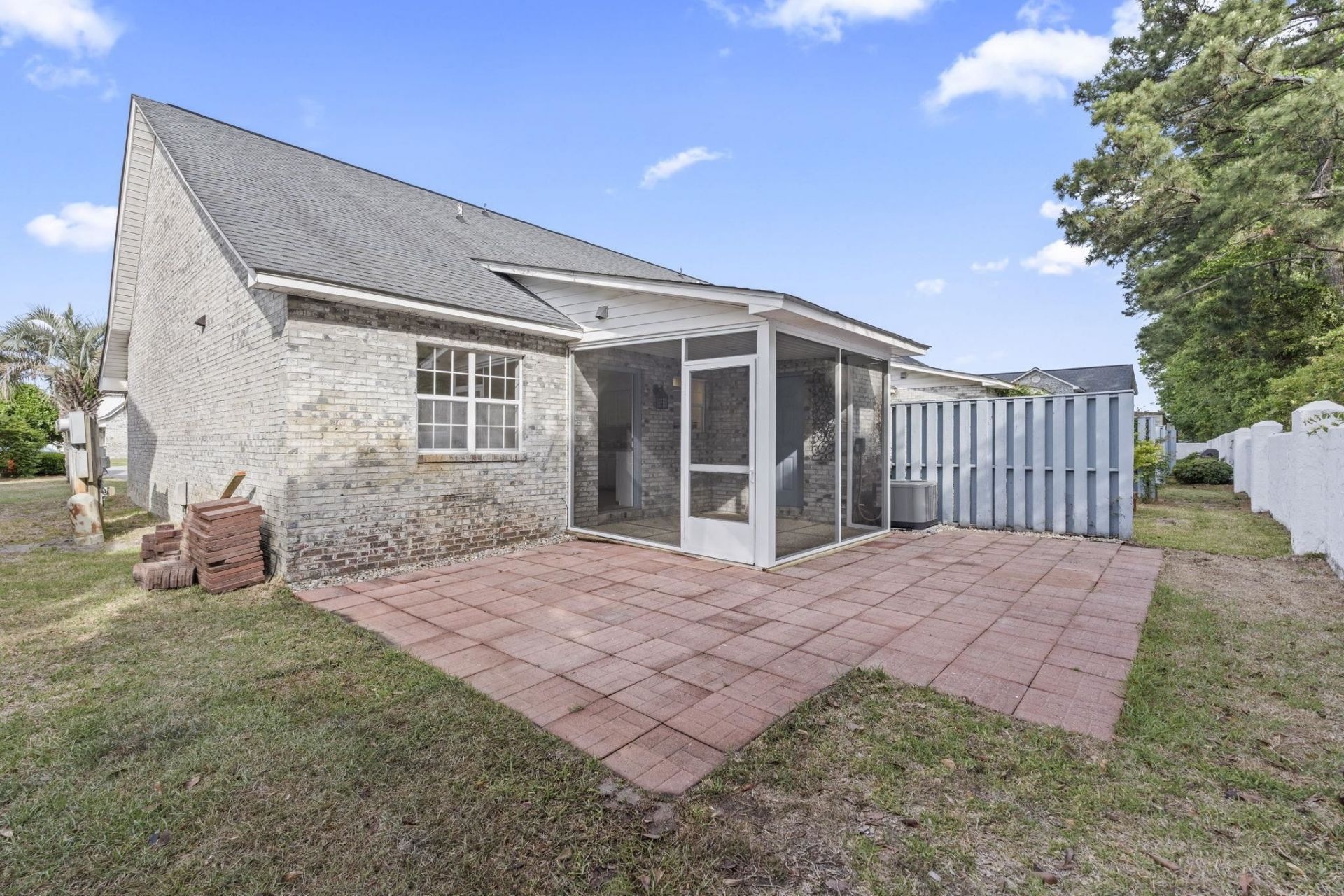 4285 Parkway Ln. Photo 33