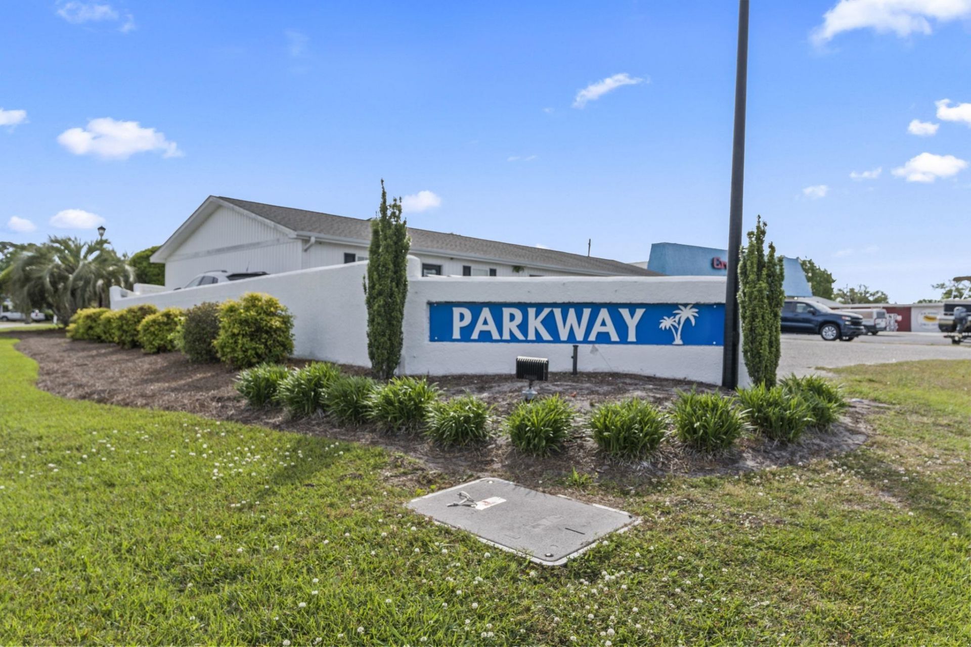 4285 Parkway Ln. Photo 35