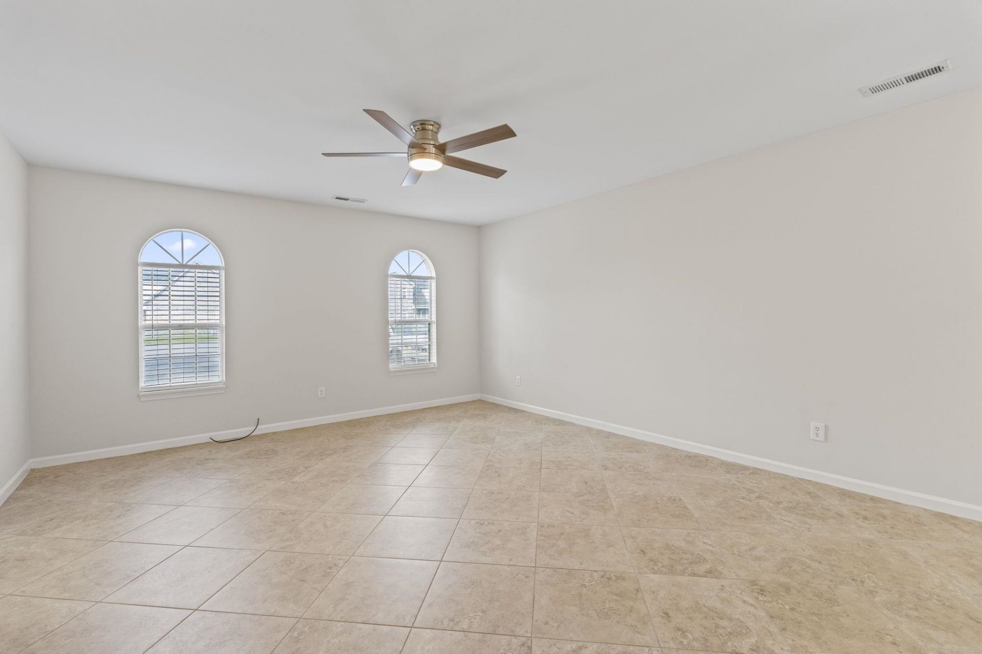 4285 Parkway Ln. Photo 5