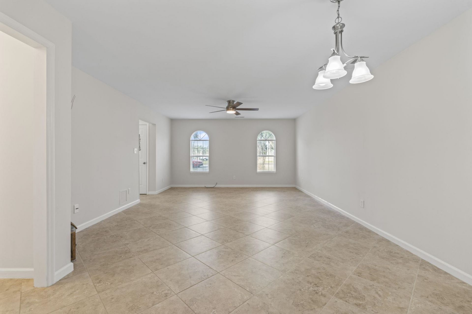 4285 Parkway Ln. Photo 6