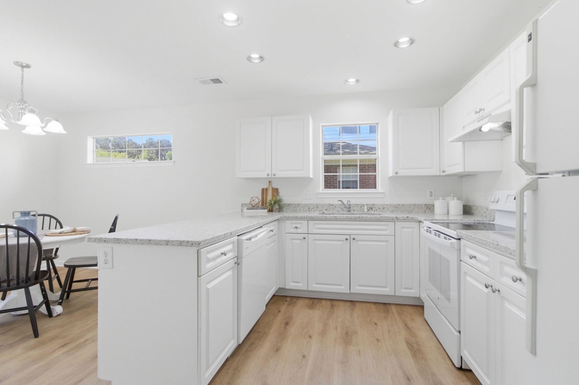 4818 Habersham Lane Photo 9