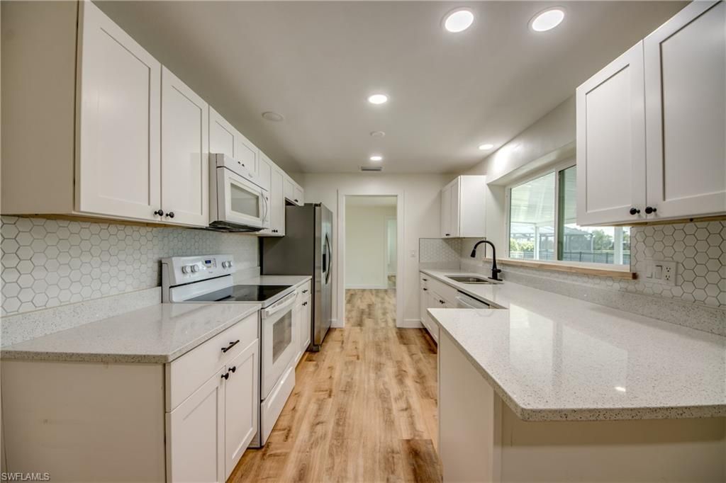 3009 SE 10th Ave, Cape Coral, FL 33904 Photo