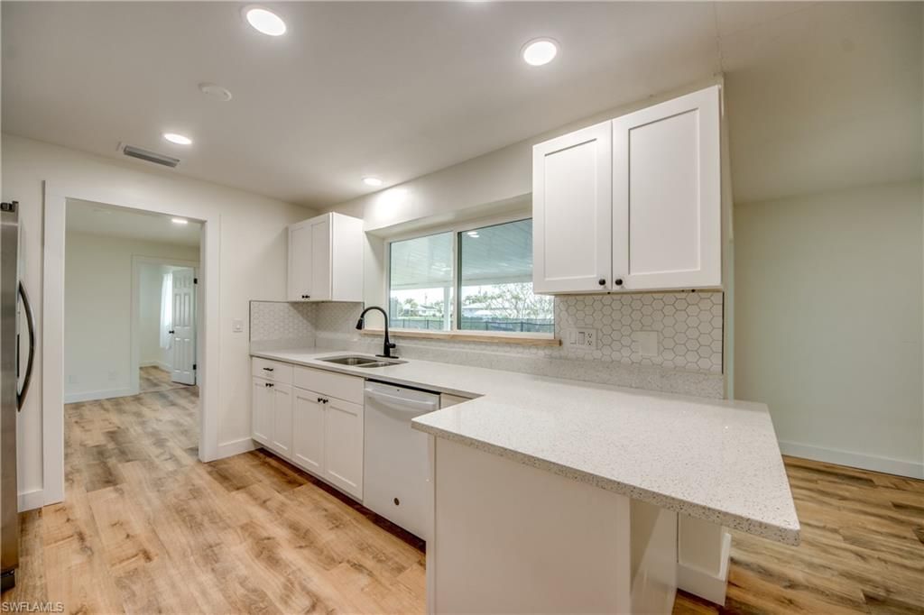 3009 SE 10th Ave, Cape Coral, FL 33904 Photo