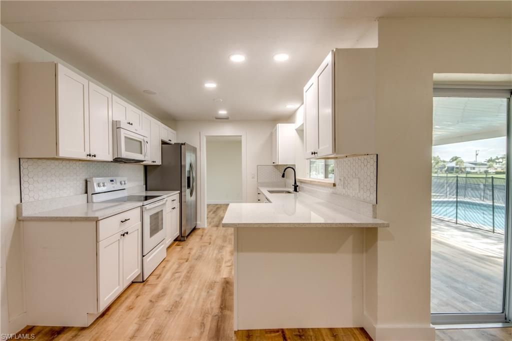 3009 SE 10th Ave, Cape Coral, FL 33904 Photo