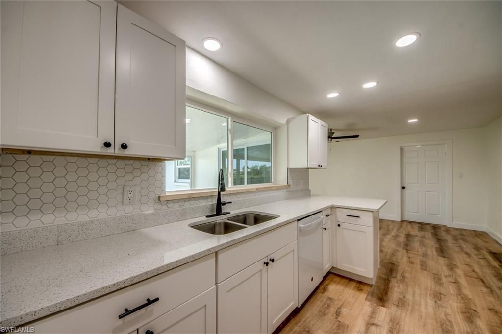 3009 SE 10th Ave, Cape Coral, FL 33904 Photo
