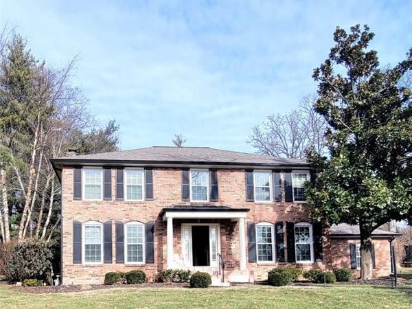 13225 Pinetree Lake Drive , Town and Country, MO 63017