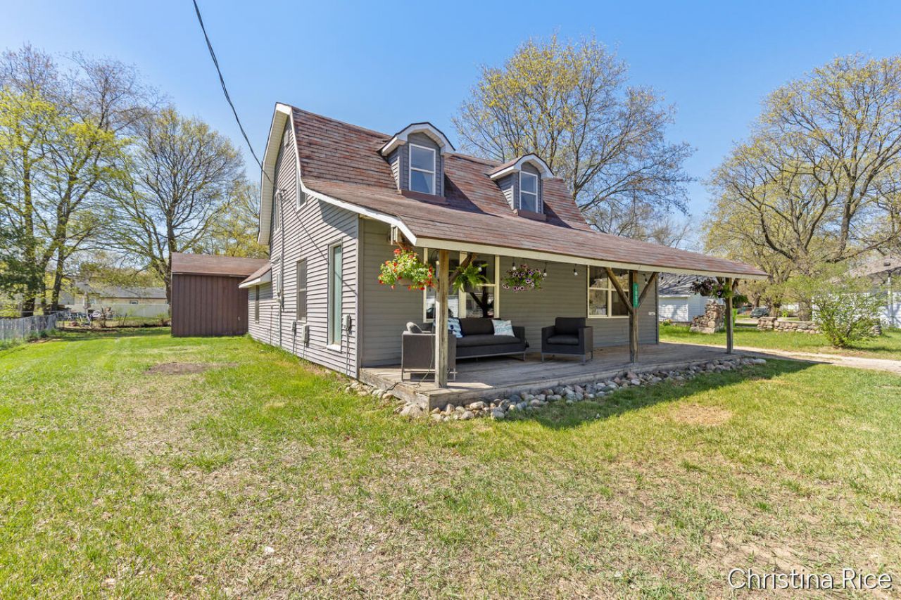 1007 N 4th Street, Greenville, MI 48838 Main Photo