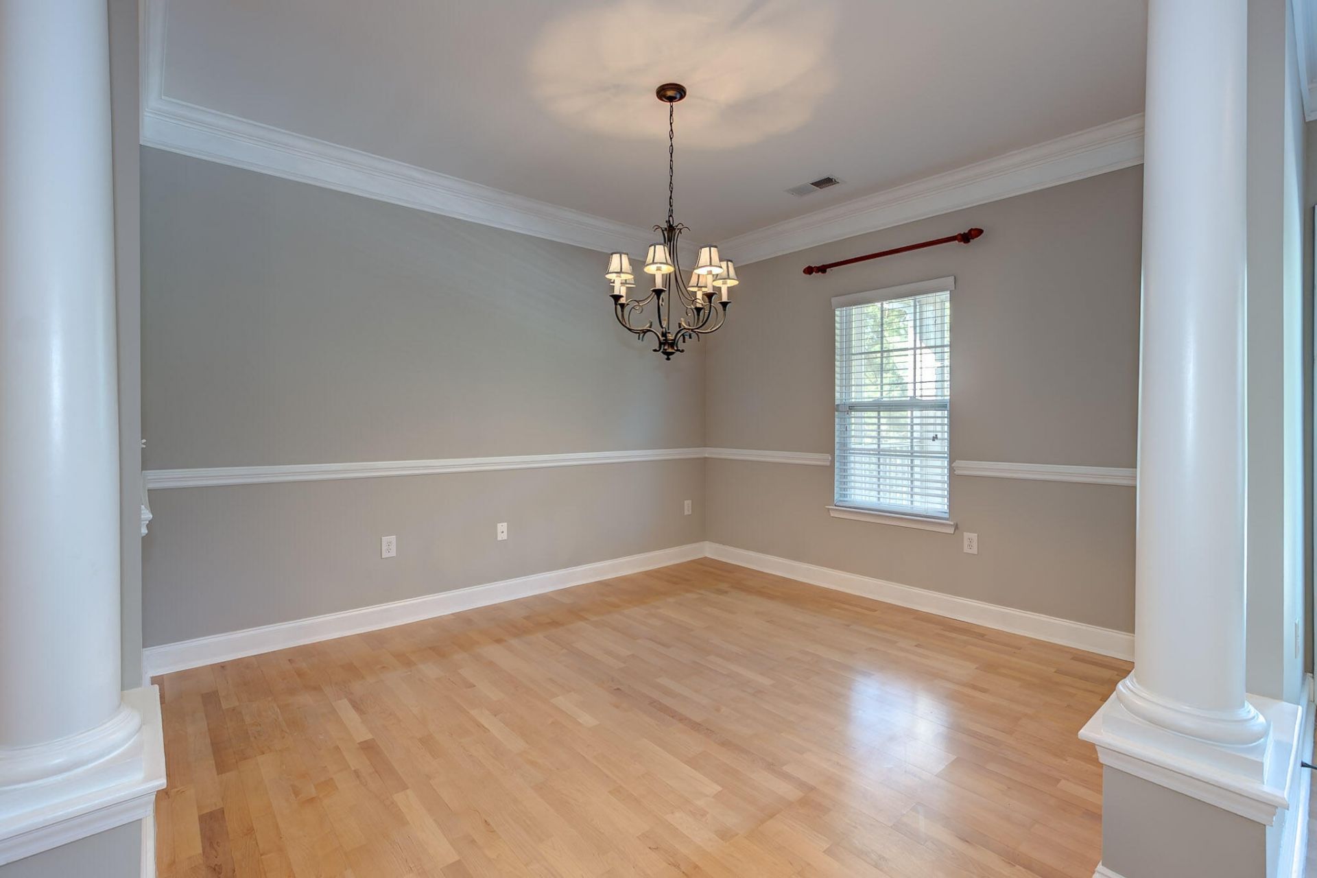 1318 Basilidon Road Photo 11