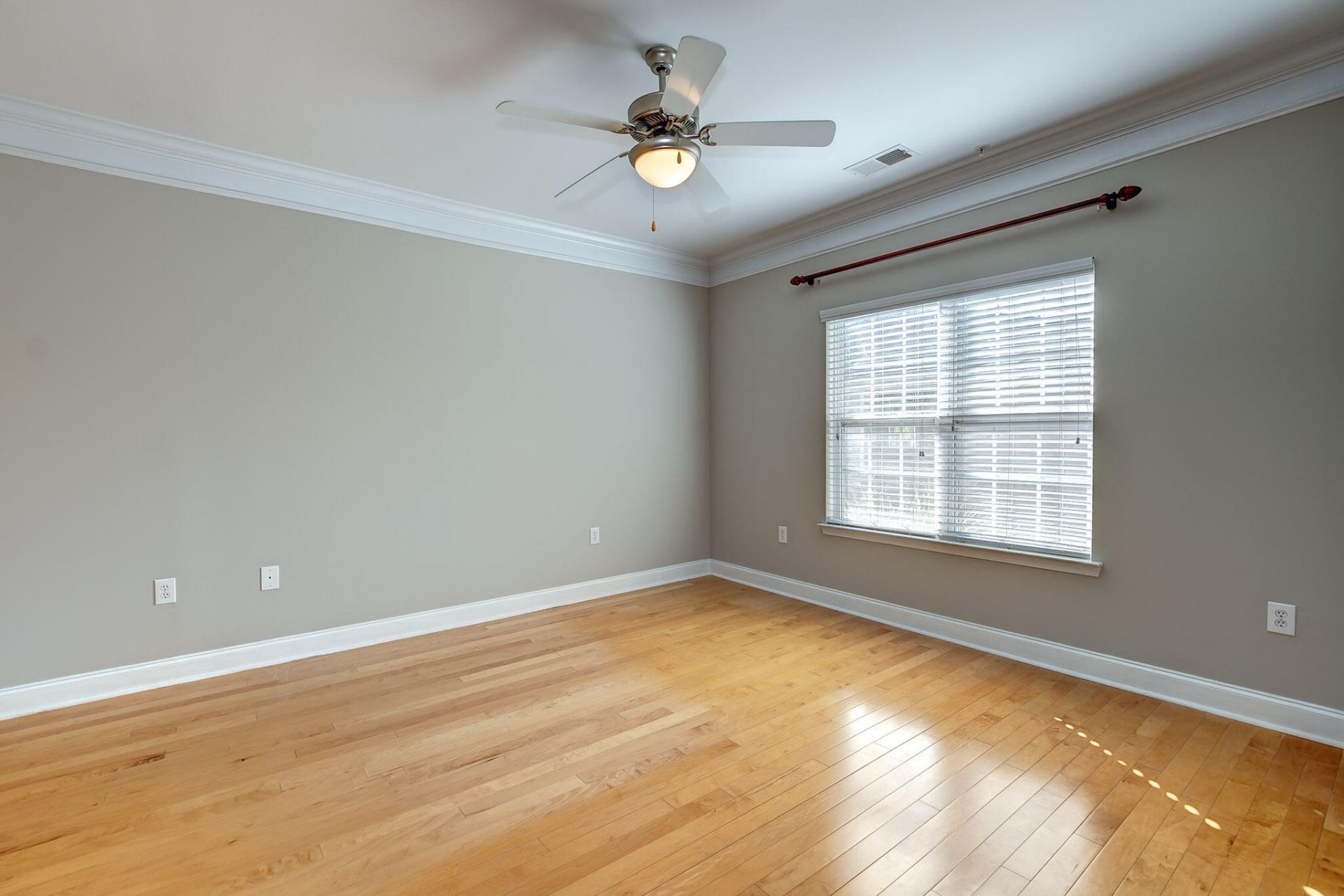 1318 Basilidon Road Photo 14