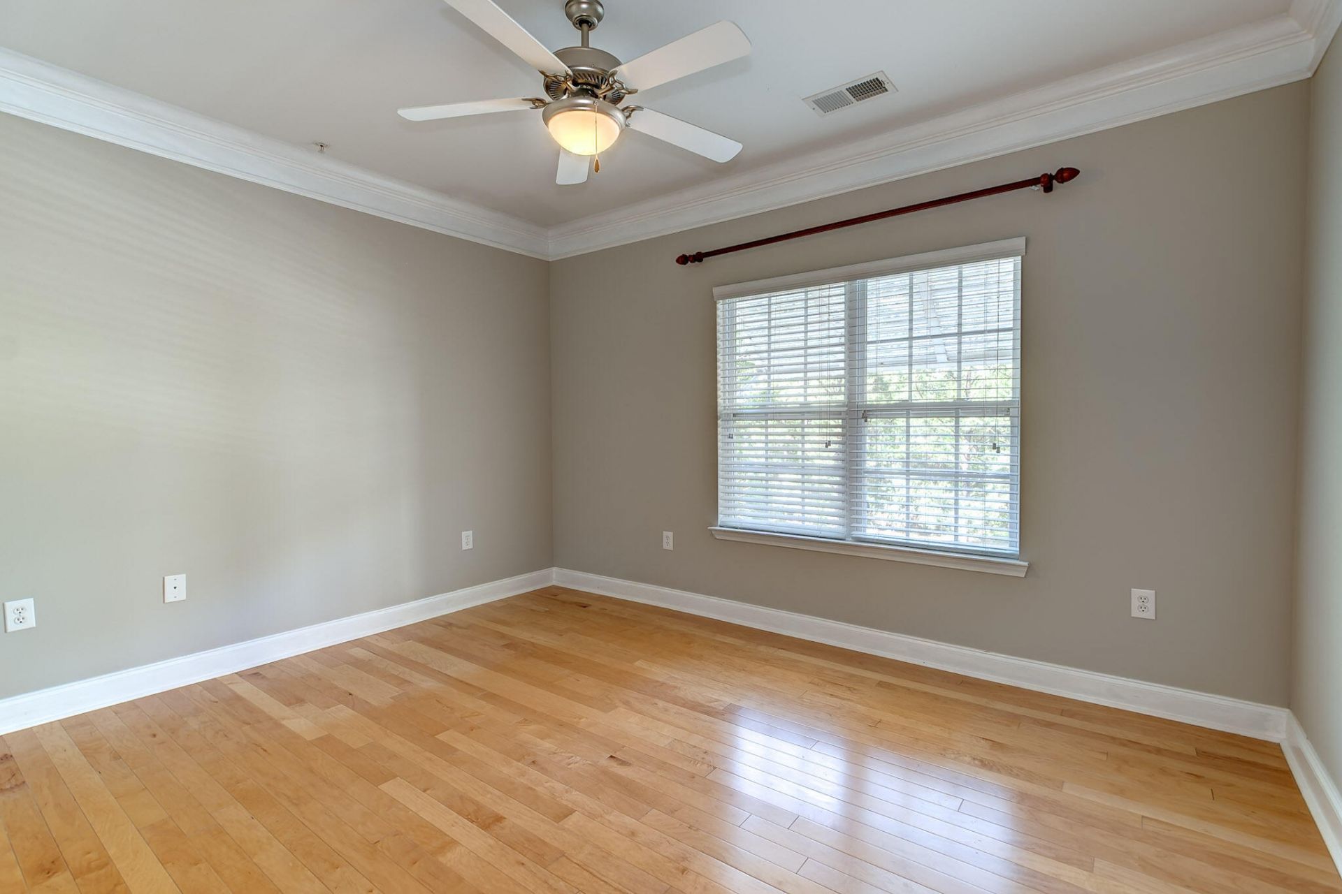 1318 Basilidon Road Photo 19