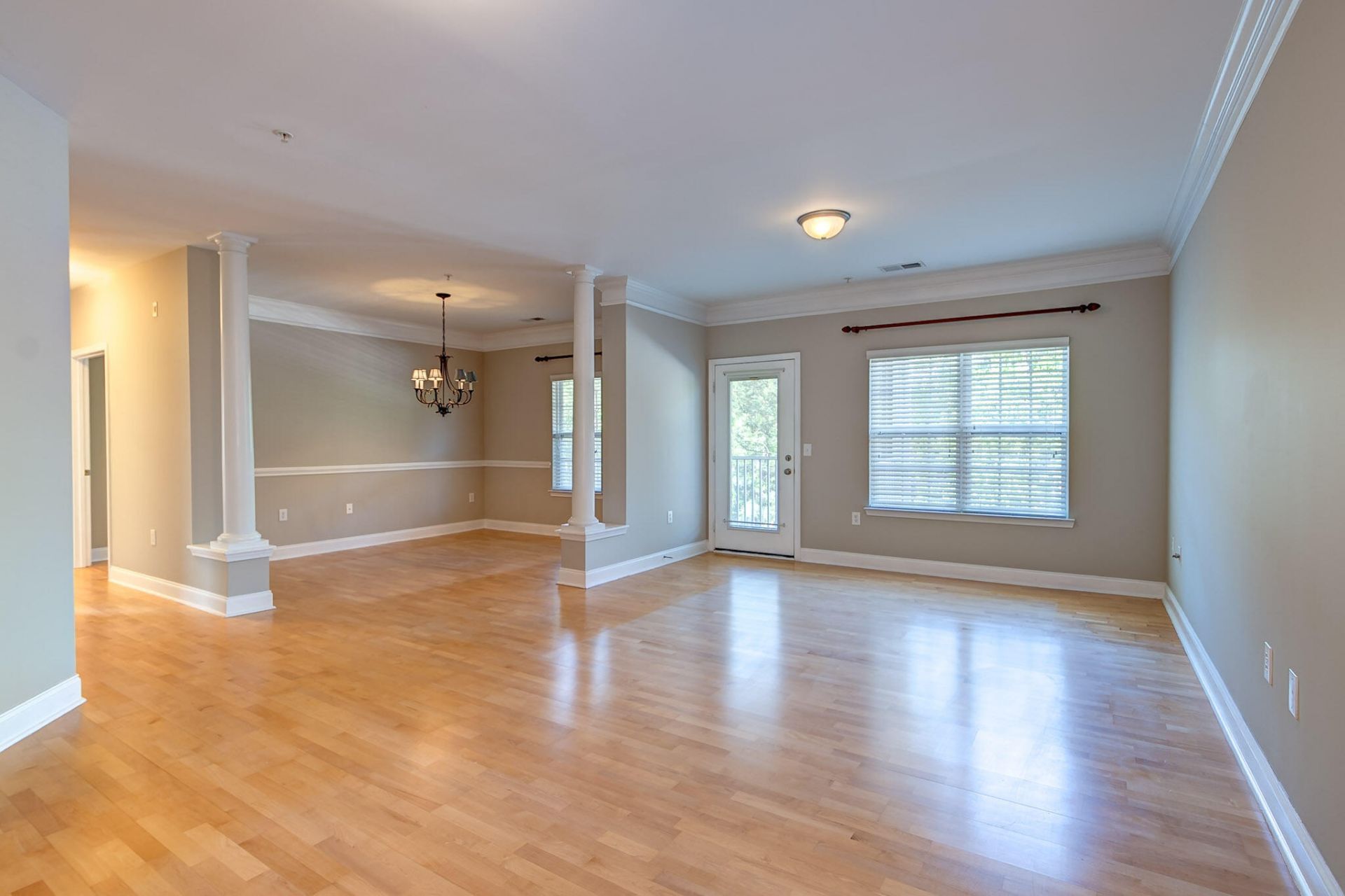 1318 Basilidon Road Photo 6