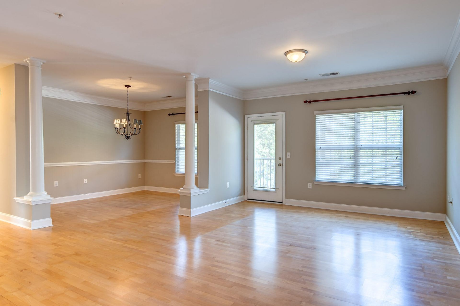 1318 Basilidon Road Photo 9