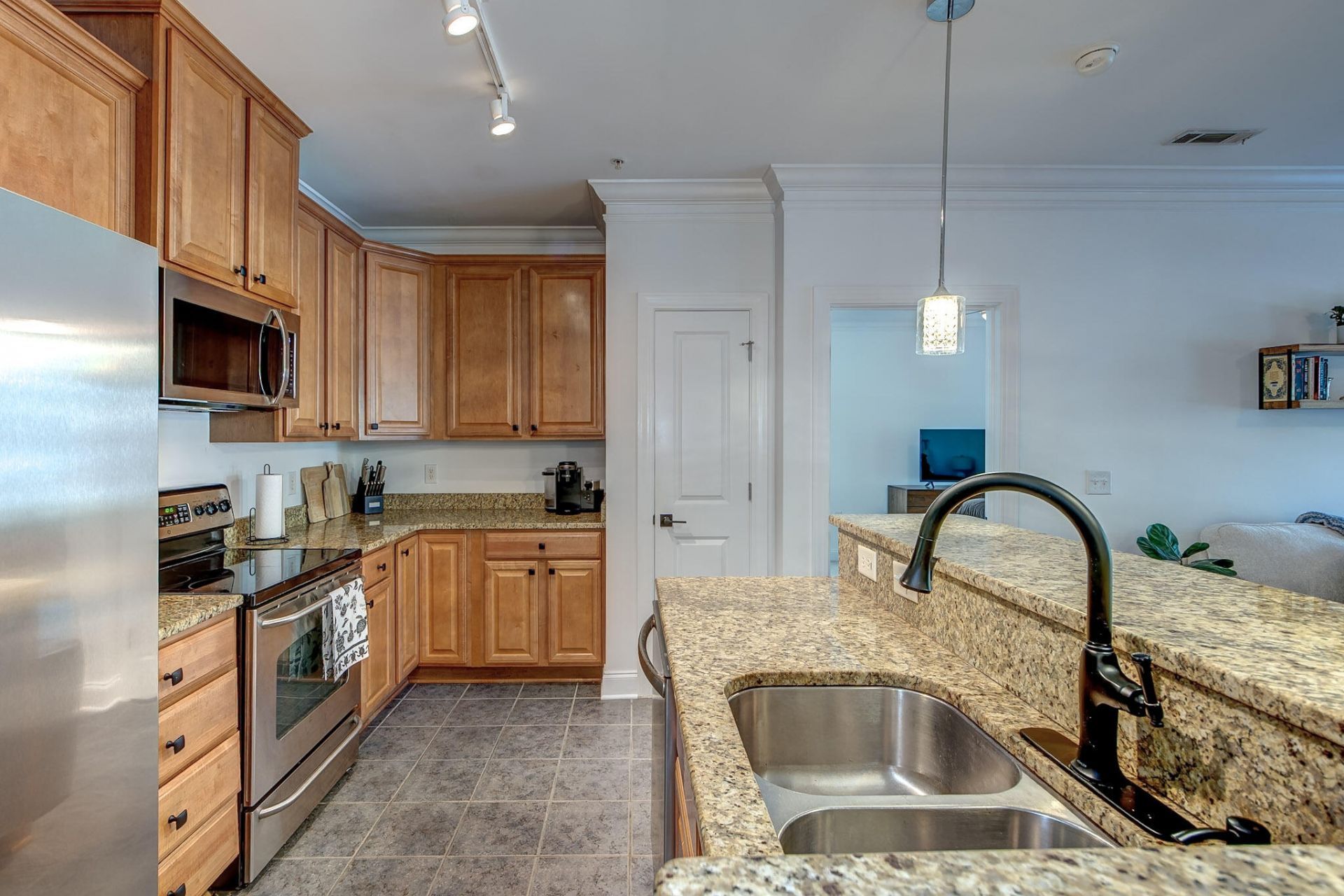 2000 Belle Isle Avenue Photo 6