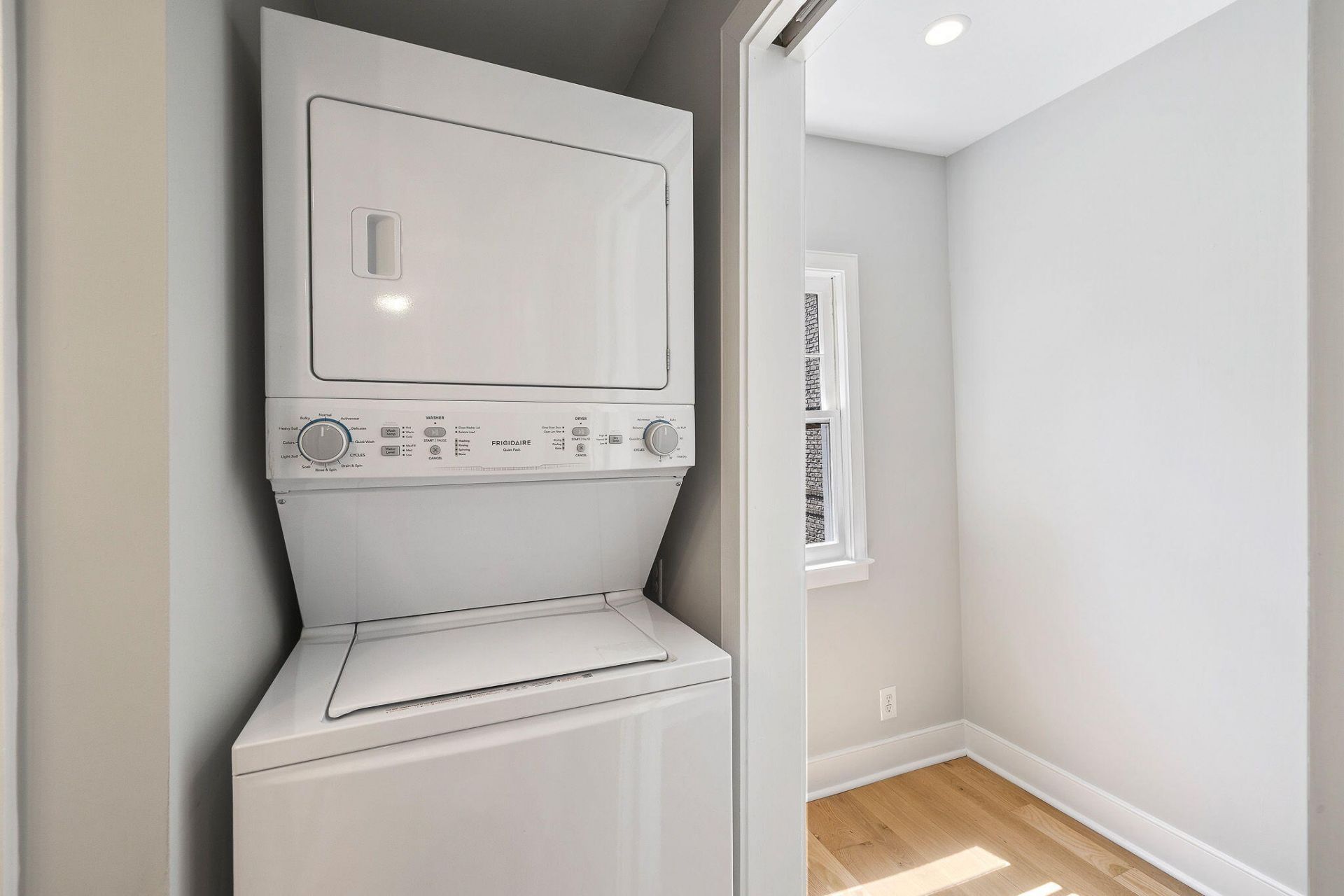 271 Coming Street Photo 16