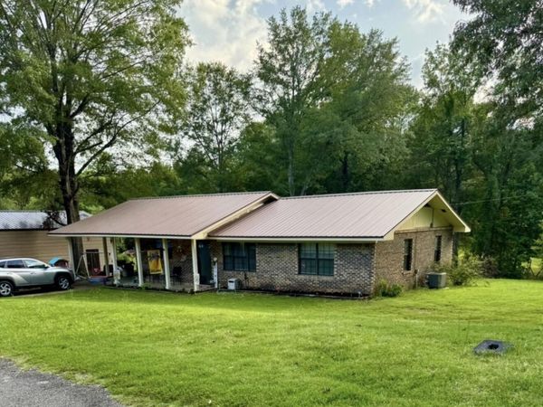 9 Line Dr., Burnsville, MS 38833