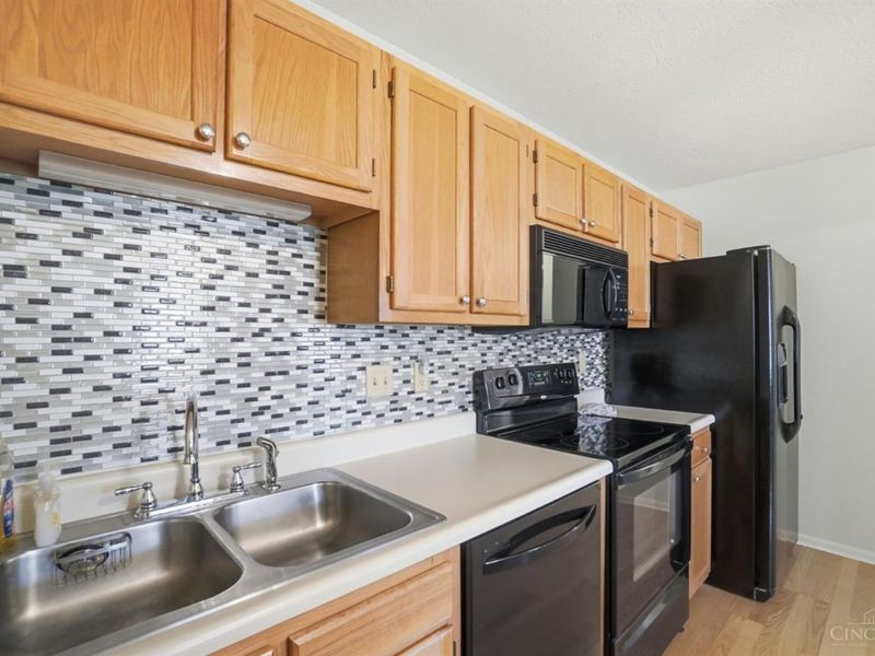 8794 Carrousel Park Circle, Unit 137, Colerain Township, OH 45251 Photo 13