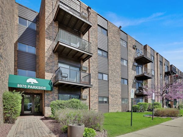 8970 N Parkside Avenue , Unit 418, Des Plaines, IL 60016