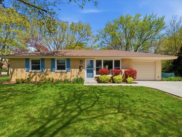 924 Bradford Lane , Schaumburg, IL 60193