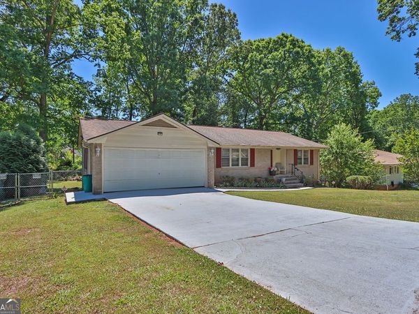 2906 Castle Drive, Lawrenceville, GA 30044