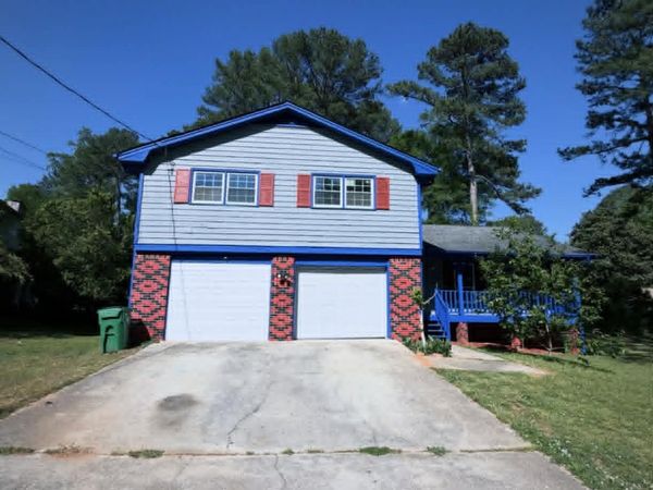 500 Rue De Chateau, Stone Mountain, GA 30083