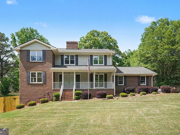 2080 Castle Lake Drive, Tyrone, GA 30290