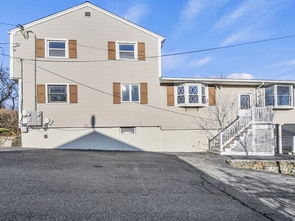 72 Cambridge Road, Unit 2, Woburn, MA 01801