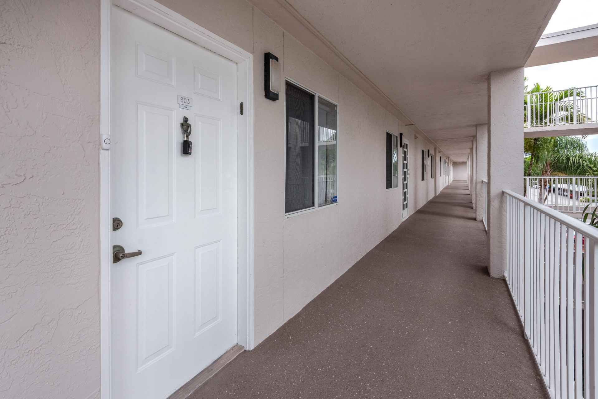 6096 Huntwick Terrace, Unit 303, Delray Beach, FL 33484 Photo