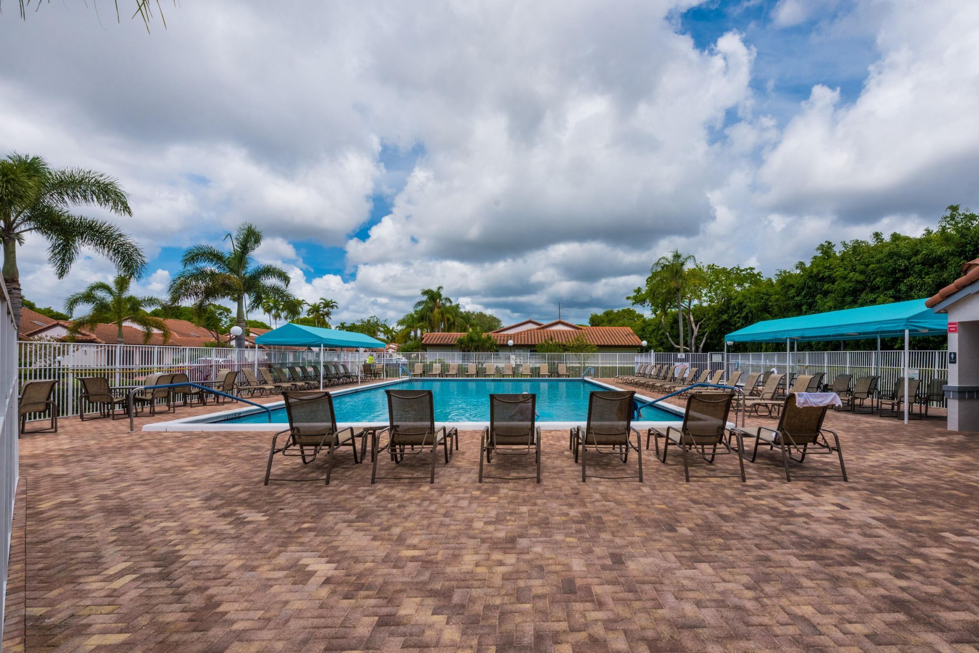 6096 Huntwick Terrace, Unit 303, Delray Beach, FL 33484 Photo