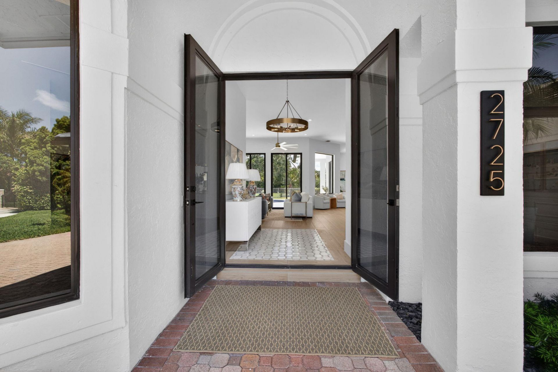 2725 Seneca Circle, West Palm Beach, FL 33409 Photo