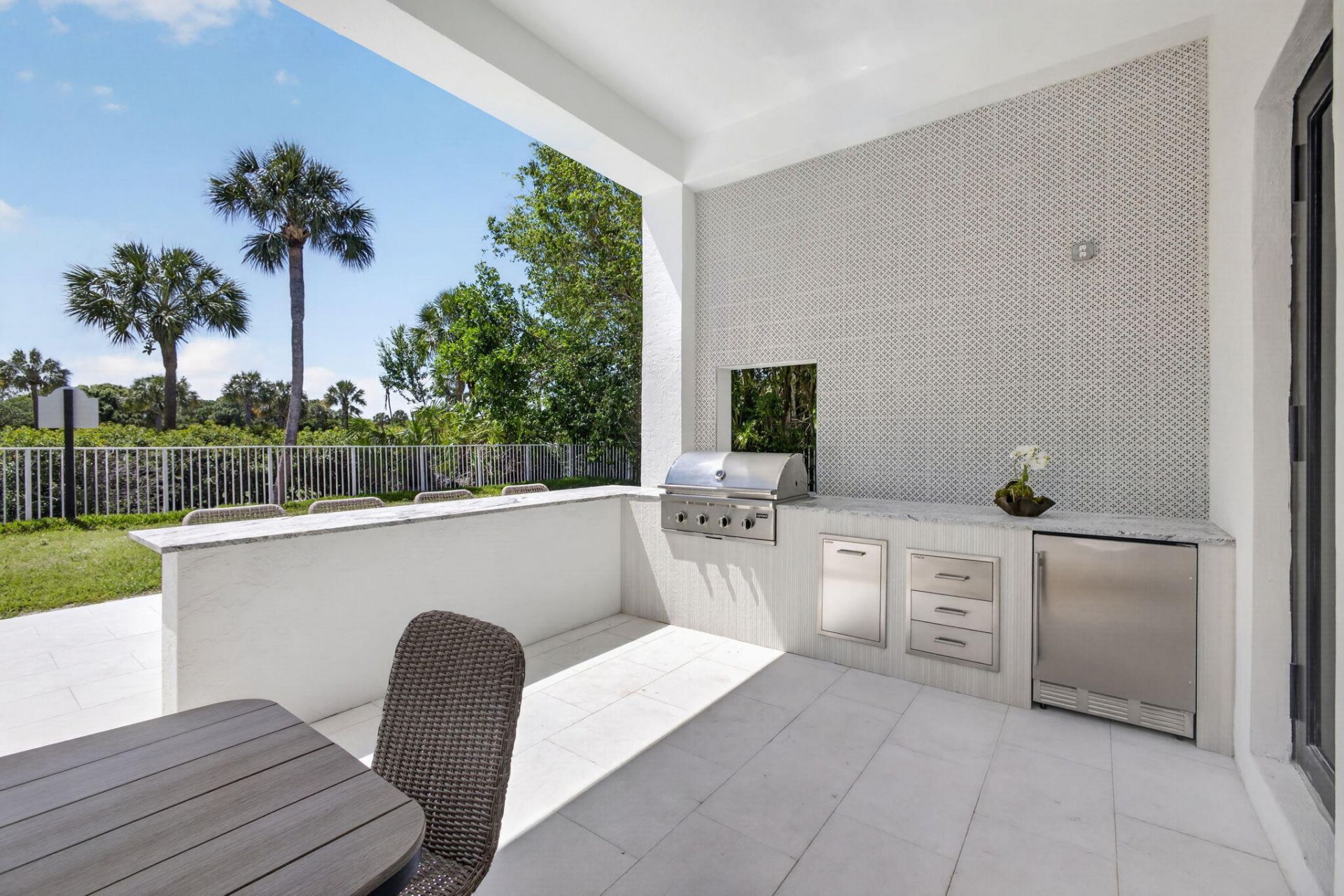 2725 Seneca Circle, West Palm Beach, FL 33409 Photo