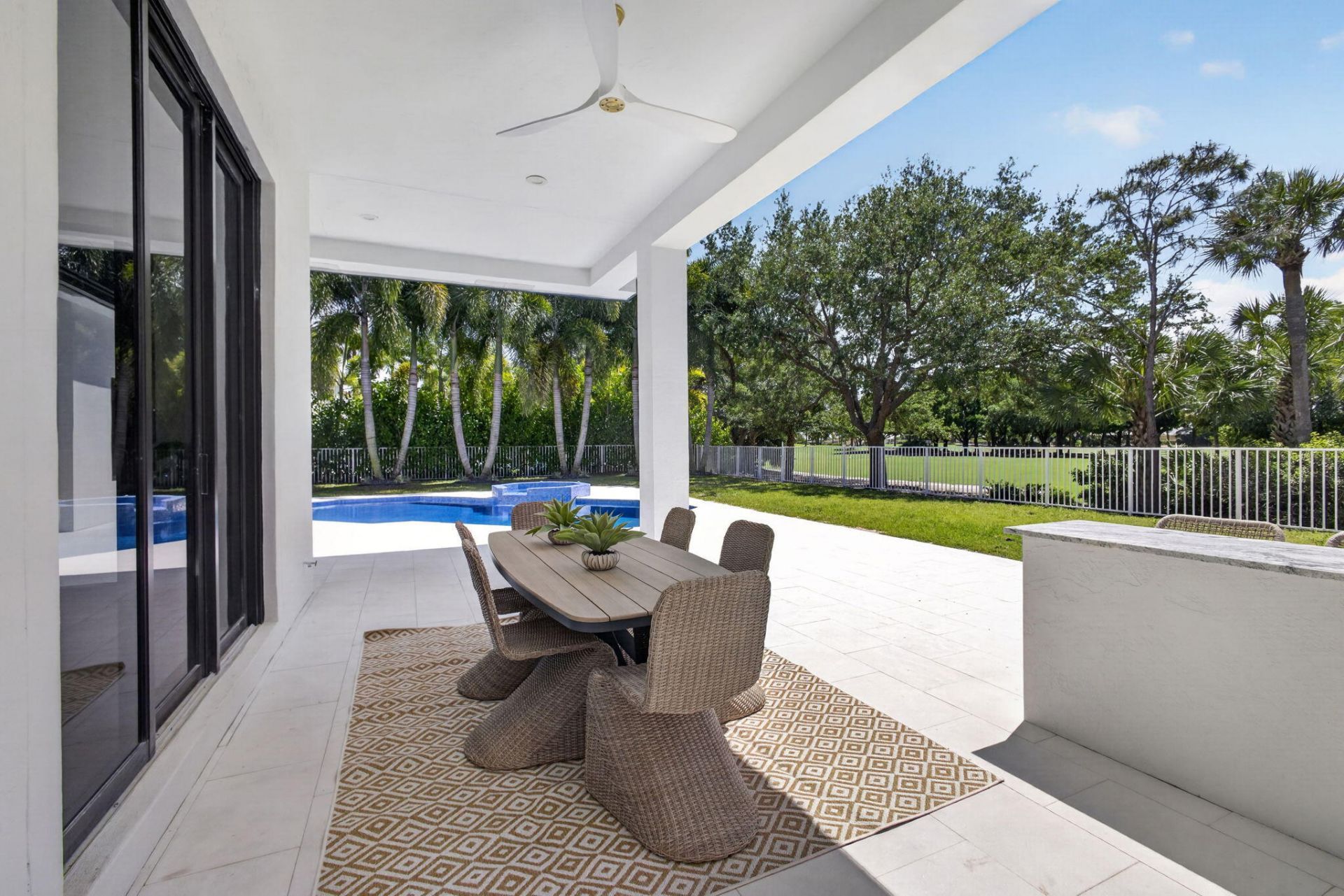 2725 Seneca Circle, West Palm Beach, FL 33409 Photo