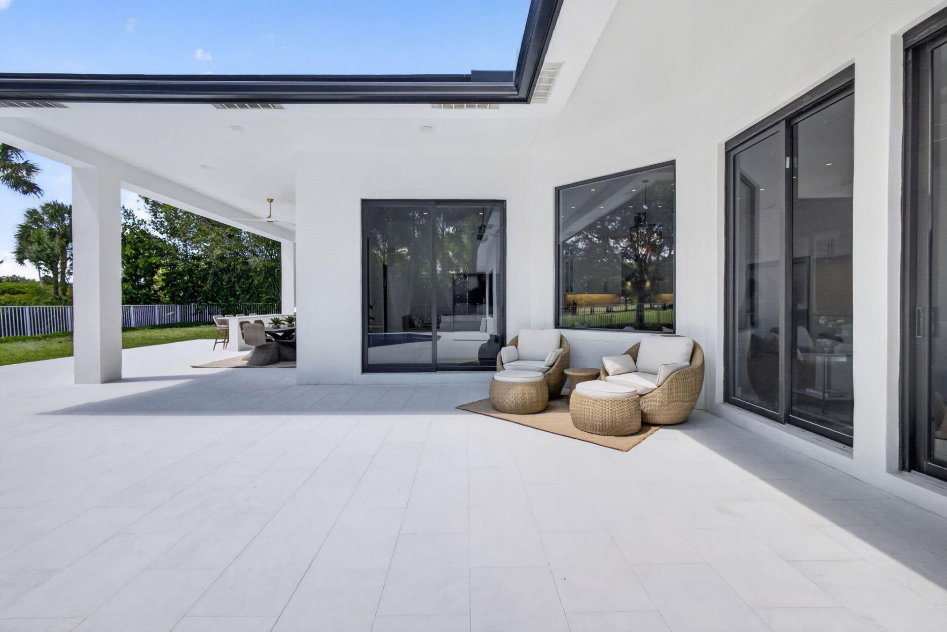 2725 Seneca Circle, West Palm Beach, FL 33409 Photo