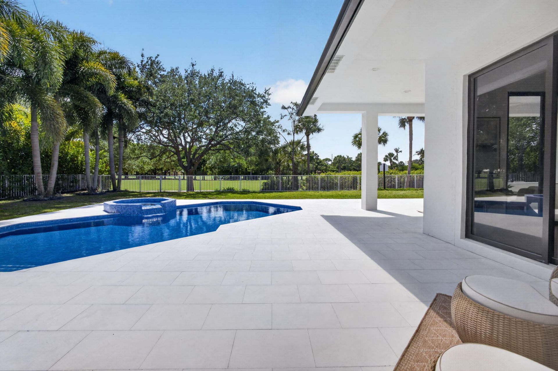 2725 Seneca Circle, West Palm Beach, FL 33409 Photo