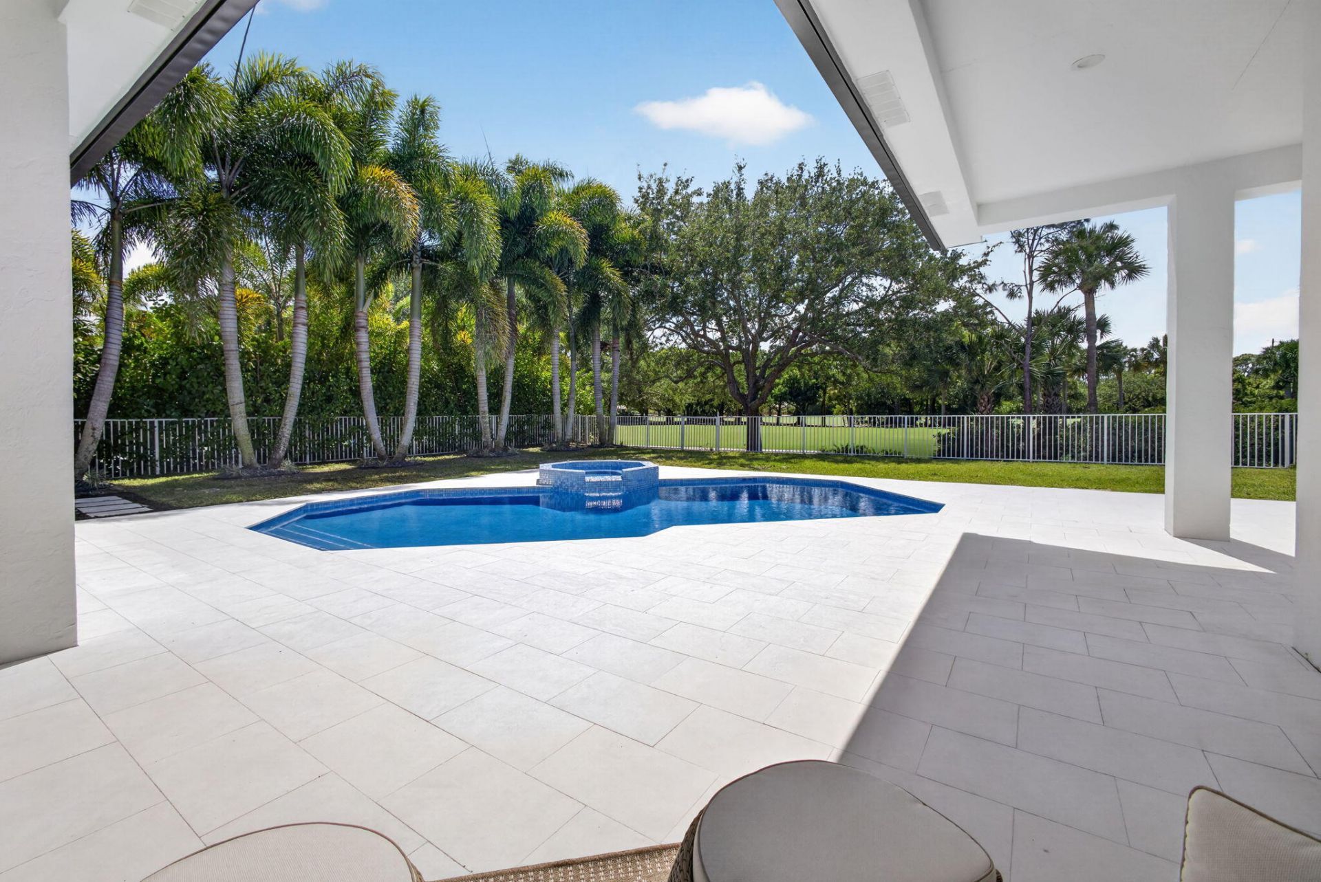 2725 Seneca Circle, West Palm Beach, FL 33409 Photo