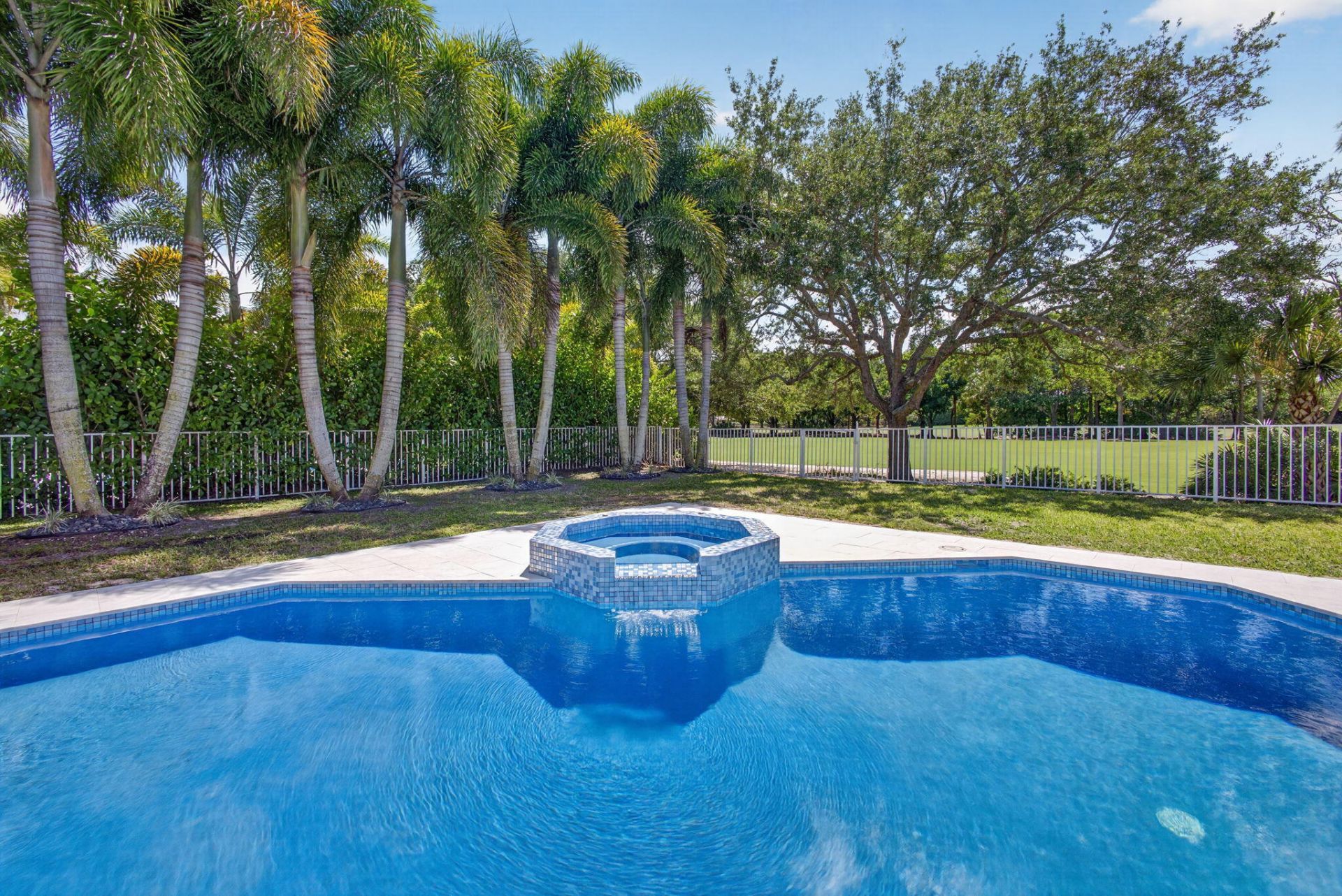 2725 Seneca Circle, West Palm Beach, FL 33409 Photo