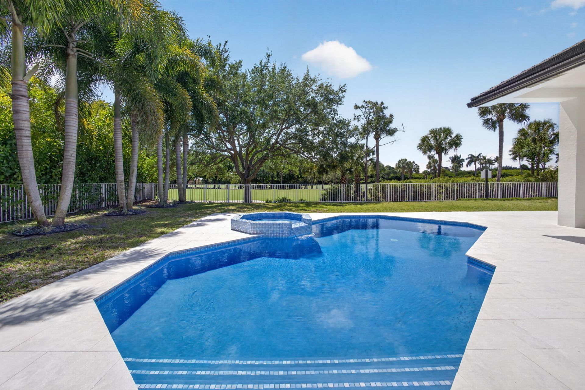 2725 Seneca Circle, West Palm Beach, FL 33409 Photo