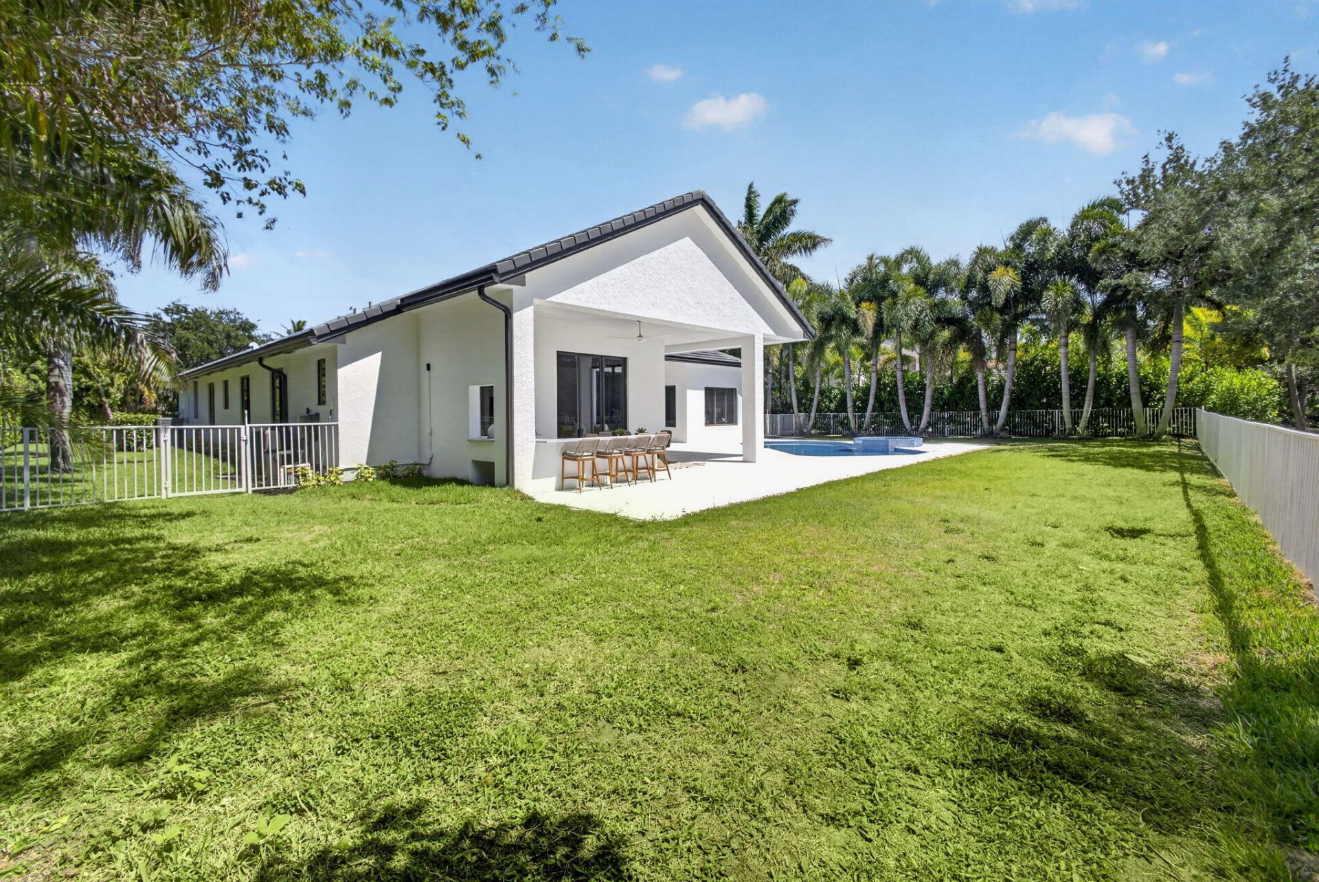 2725 Seneca Circle, West Palm Beach, FL 33409 Photo