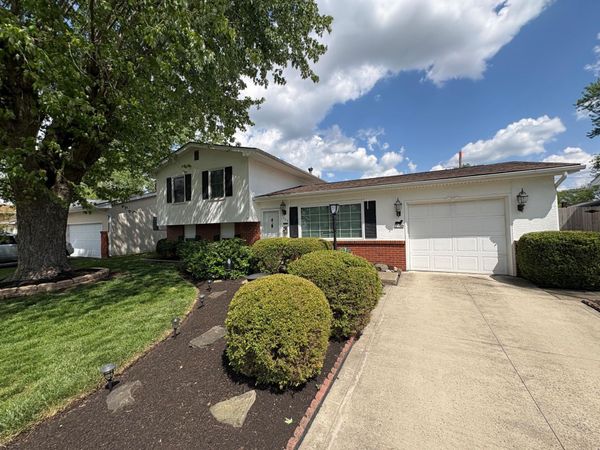 440 Deerwood Avenue E, Columbus, OH 43230