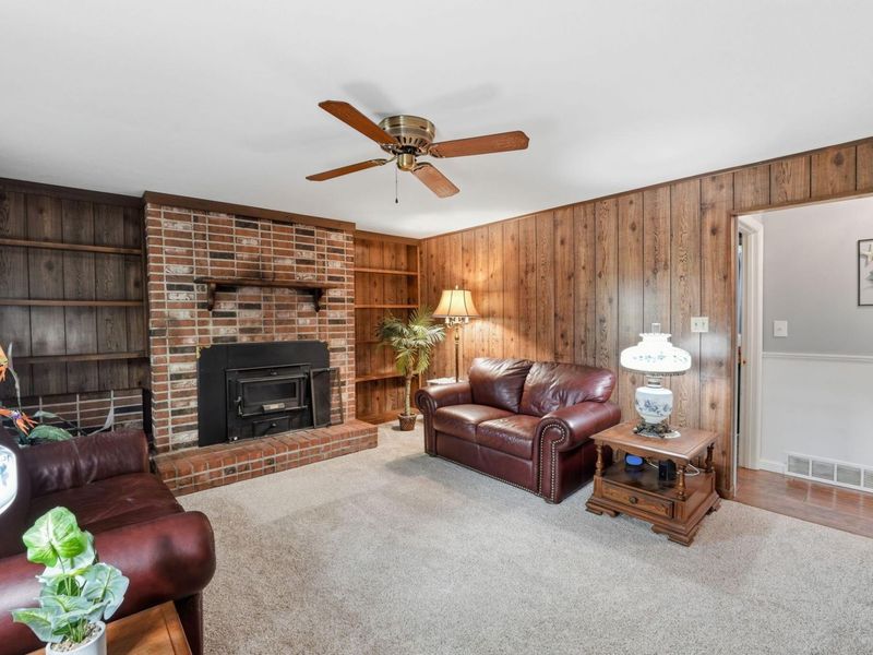 440 Deerwood Avenue E, Columbus, OH 43230 Photo 12