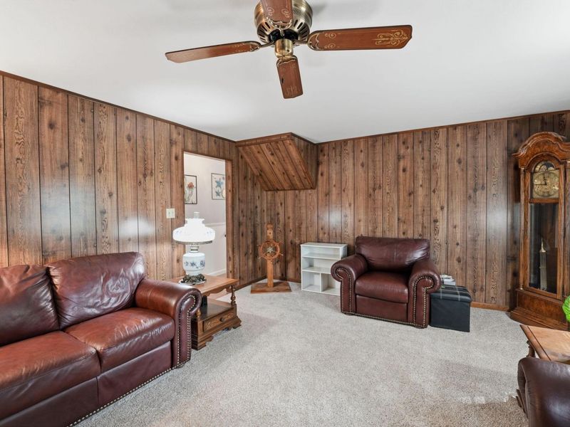 440 Deerwood Avenue E, Columbus, OH 43230 Photo 13