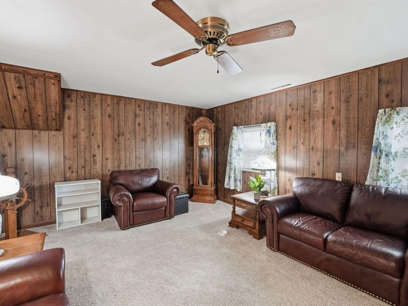 440 Deerwood Avenue E, Columbus, OH 43230 Photo 14