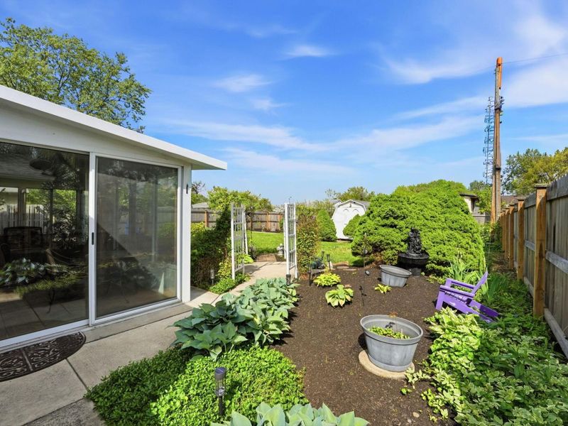 440 Deerwood Avenue E, Columbus, OH 43230 Photo 5