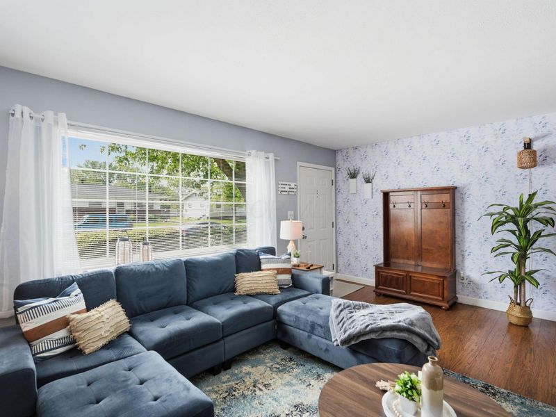 440 Deerwood Avenue E, Columbus, OH 43230 Photo 8